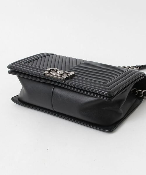 「CHANEL」 ボーイシャネル ラージ シェブロン Vステッチ ショルダーバッグ - ブラック レディース_画像3