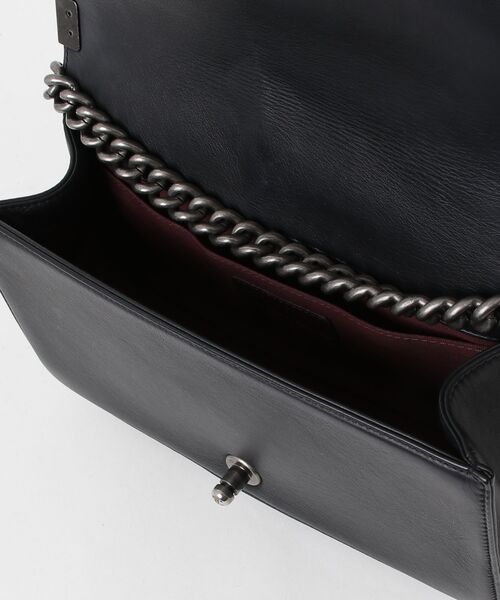 「CHANEL」 ボーイシャネル ラージ シェブロン Vステッチ ショルダーバッグ - ブラック レディース_画像4