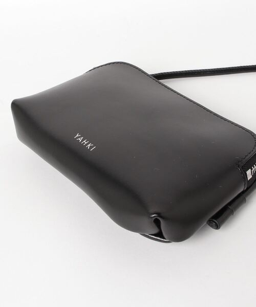YAHKI ブラックショルダーバッグ YAHKI(ヤーキ)のショルダー付ハーフムーンバッグ通販 | 集英社