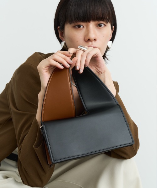 DFFUR. ハンドバッグ バイカラーカーブハンドル2WAYレザーバック