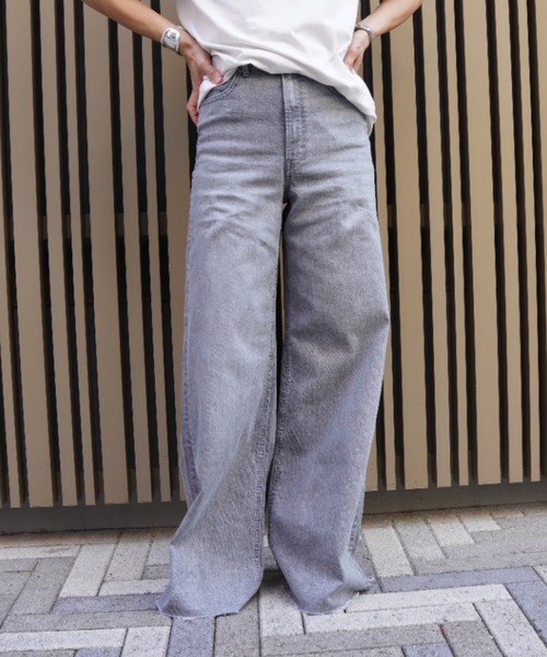 新品未使用　YANUK ワイドフレア デニムパンツ　Wide Flare YANUK（ヤヌーク） ジーンズ デニム デニムパンツ WIDE FLARE/ワイド