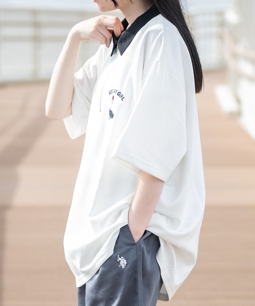 「Red Cap Girl」 半袖Tシャツ LARGE グレイッシュベージュ メンズ_画像3