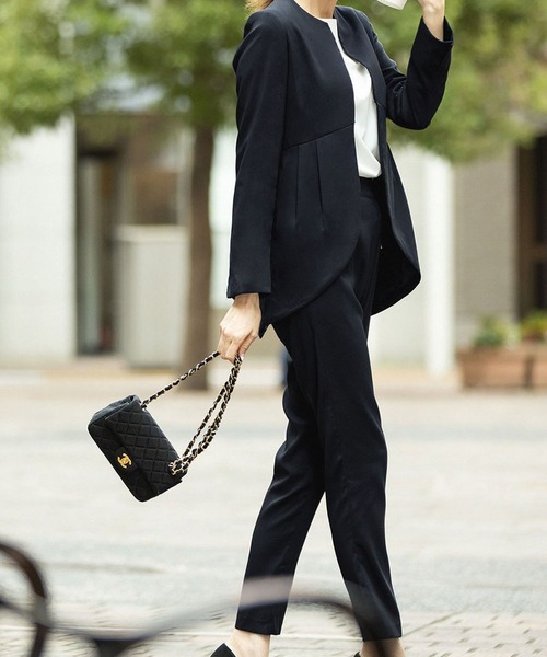 【美品✨】フェンディ ズッカ柄 セットアップ パンツスーツ 24年製 ネイビー FENDI（スーツ）のフリマアイテム一覧