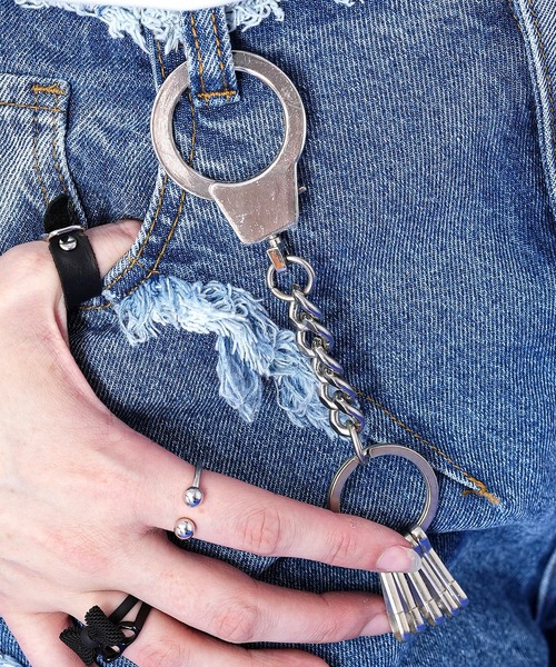 キーホルダー an meets zakka 手錠キーリング / チャーム : ZOZOTOWN