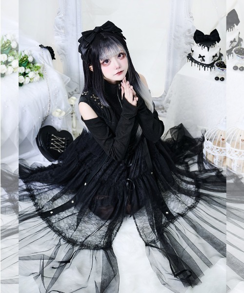 【美品】『ililil/イルイルイル』せくしぃ地雷ちゃんブラウス　スカート 美品】『ililil/イルイルイル』せくしぃ地雷ちゃんブラウス