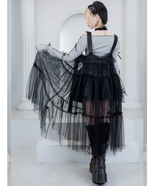 ブラックレースサスペンダー付き チュールスカート ililil スカート 「ililil/イルイルイル」「地雷ちゃんの