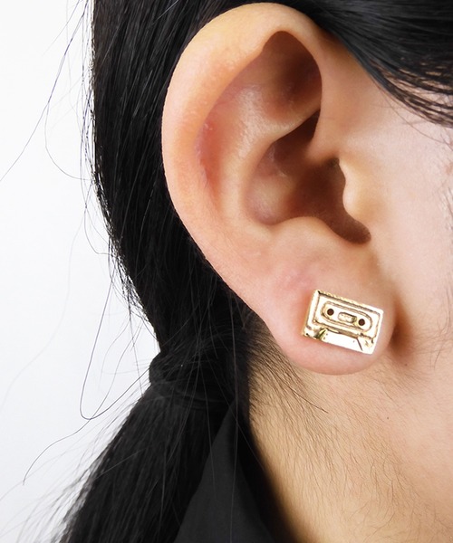 たまきち❤️ スクロールカービング14kgf ピアス gargle（ガーグル） ピアス ガーグル：MUSICシリーズ カセットテープ