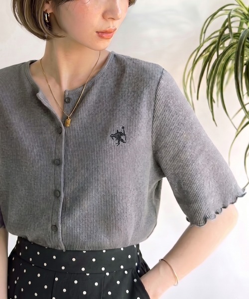 classicalelf（クラシカルエルフ） tシャツ 半袖 小さめ刺繍の上品さで