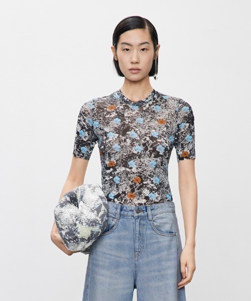 JNBY / ジェーエヌビーワイ Abstract Floral Second-Skin Top / フローラルセカンドスキントップス セール】Abstract Floral Second-Skin Top / フローラルセカンド