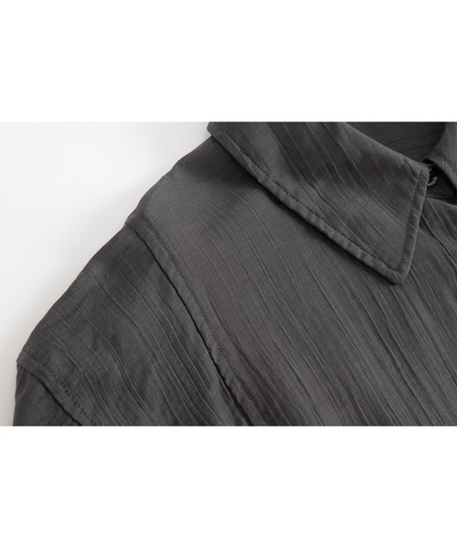 ブラウス シャツ 「ELOOPS」フルイド バックボタンディテール