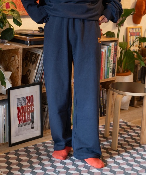 ワイドパンツ スウェットパンツ ジャージ ロゴ刺繍ワイドスウェットパンツ／ストレートシルエット × コットン100％ メンズ レディース | skoool | 04