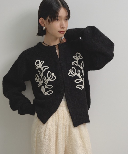 Shelly island（シェリーアイランド） ニット セーター テープ刺繍