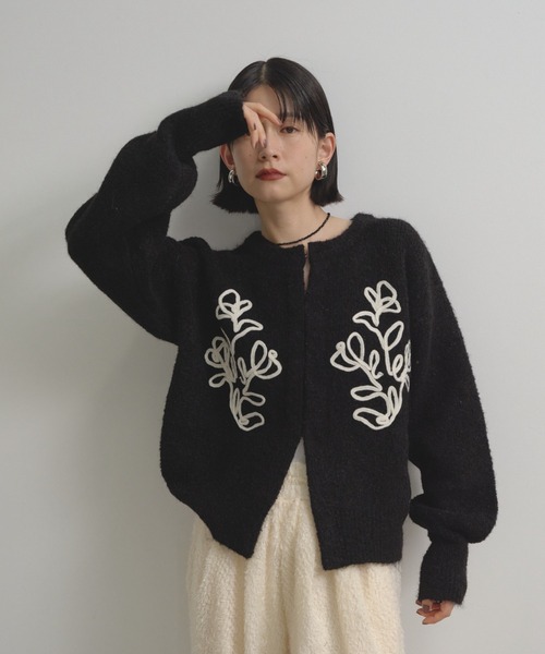 Shelly island（シェリーアイランド） ニット セーター テープ刺繍