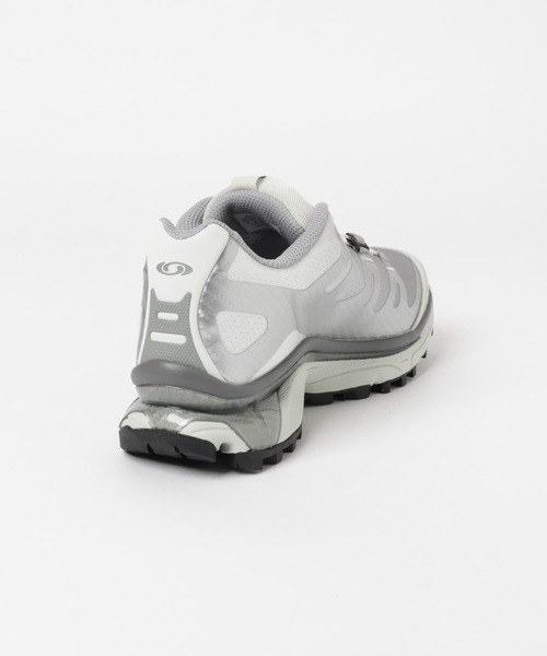 「SALOMON」 ローカットスニーカー 27.5 シルバー メンズの画像