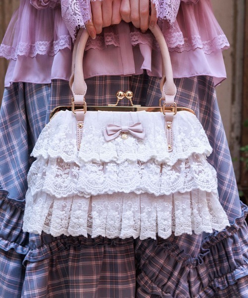 axes femme（アクシーズ ファム） ボストンバッグ レースフリルがま口