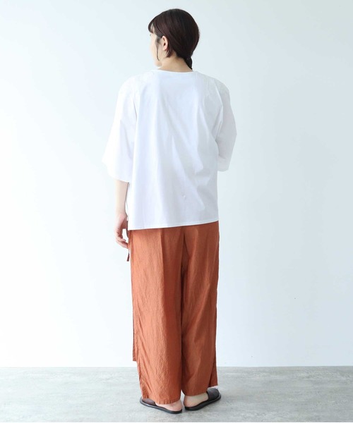 【ビアズリー】24SS イニシャルフレアTシャツ 美品 刺繍 白 半袖 yuni tシャツ 花刺繍 袖フレアTシャツ 1701CT018241 レディース