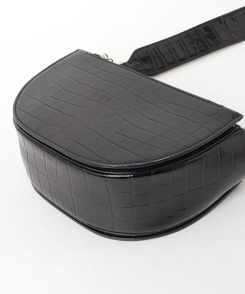 DIANA ショルダーバッグ ブラック DIANA（ダイアナ） ショルダーバッグ - ブラック レディース