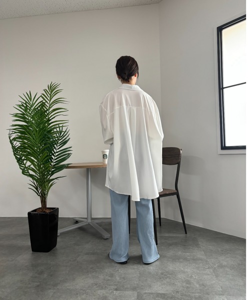 新品タグ付　ICB 長袖カットソー シャツ　ブラウス　白 XL 24年　とろみ カットソー素材パール調アクセ付ロング丈ブラウス 通販【ニッセン】