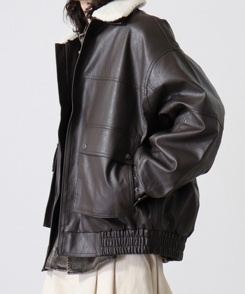 SUGGESTION ブルゾン アウター Fake leather blouson with boa collar