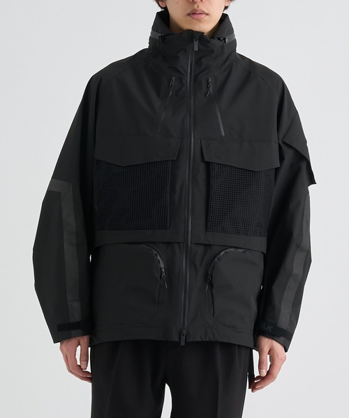 ホワイトマウンテニアリング ブラック 　マウンテンパーカー WHITE MOUNTAINEERING マウンテンパーカー ウインドブレーカー