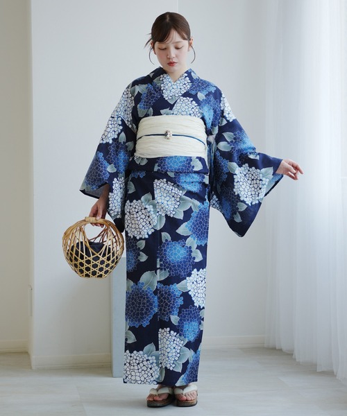 青のトーンで染られた地に、紺の紫陽花が清楚に美しい注染めの浴衣です utatane 浴衣 浴衣3点セット 紺地に青のあじさい レディース