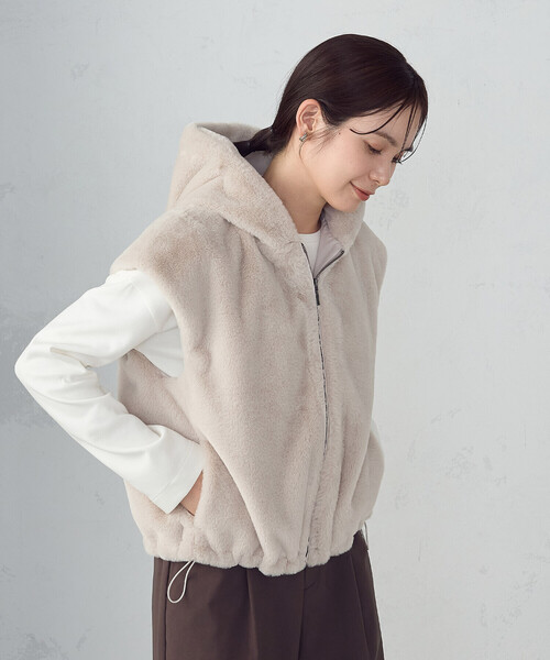 MACHATT ベージュ　ジレ COMME CA ISM（コムサイズム） ベスト ジレ ラビット調 ファー