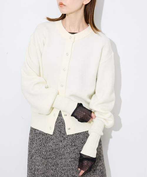 美品近年モデルスローブイエナSLOBE IENAembroideryカーディガン SLOBE IENA（スローブイエナ） カーディガン ジャガードニット