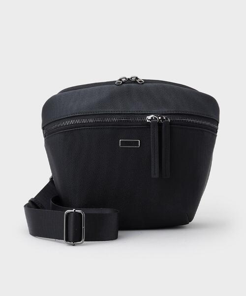 ①COACH ブラック ボディバッグ②TAKEO KIKUCHI ウエストポーチ TAKEO KIKUCHI（タケオキクチ） ウエストポーチ 「撥水」ライト