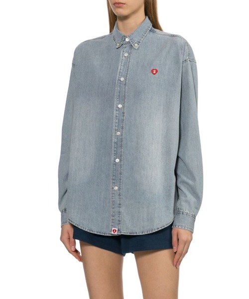 ブラウス シャツ EMBRO BADGE CHAMBRAY BOYFRIEND SHIRT レディースの画像