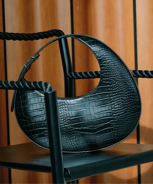 ✴︎新品✴︎JOSEMOON ORBIT BAG(BLACK) 軽量／撥水素材】インターレースハーフムーンバッグ