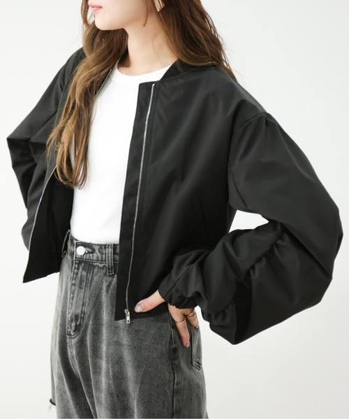 ラスト1枚　新品　emmi シャーリングブルゾン ベージュ　定価24200円 ラスト1枚 新品 emmi シャーリングブルゾン ベージュ 定価24200円 emmi