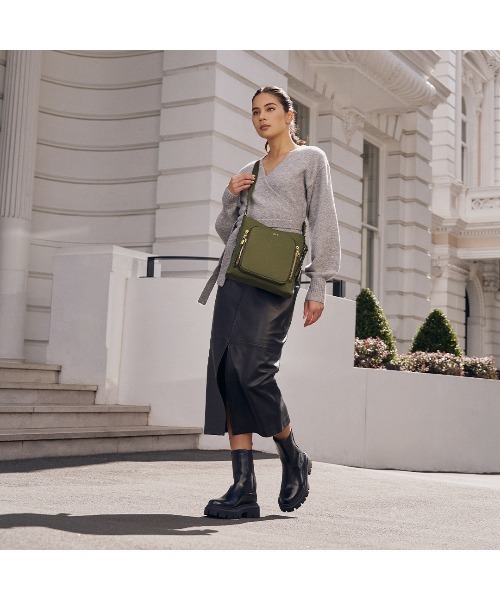 【美品】TUMI YOYAGER クロスボディ TUMI ショルダーバッグ バッグ VOYAGEUR 「テイラー」クロス
