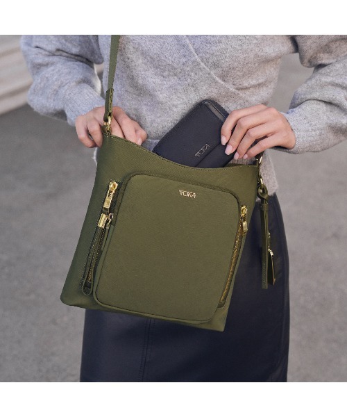 TUMI ショルダーバッグ バッグ VOYAGEUR 「テイラー」クロス