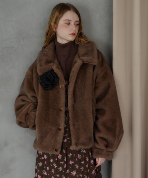 コート アウター tulle brooch fur coat / コサージュ付きファーコート