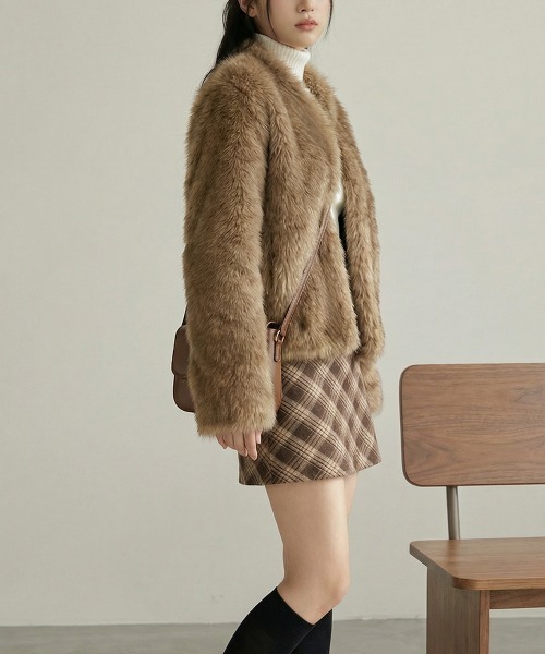 ノーカラージャケット ベージュ ファー付き ジャケット ノーカラージャケット ノーカラー フェイクファー