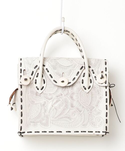 チャーム　carving tribes CARVING TRIBES ハンドバッグ - ホワイト レディース : ZOZOTOWN Yahoo
