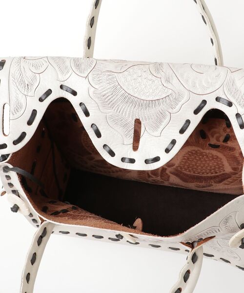 チャーム　carving tribes CARVING TRIBES ハンドバッグ - ホワイト レディース : ZOZOTOWN Yahoo