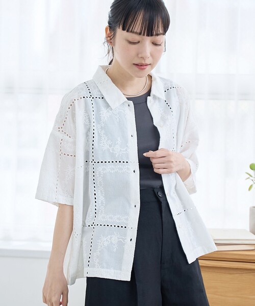 coen（コーエン） ブラウス シャツ パッチワーク風フラワー刺繍半袖