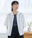 ブラウス シャツ 夏 半袖 パッチワーク風フラ...の詳細画像3