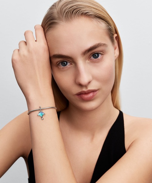 PANDORA マンタ型チャーム 青緑 グラデーション PANDORA（パンドラ） チャーム マンタ ダングル チャーム レディース