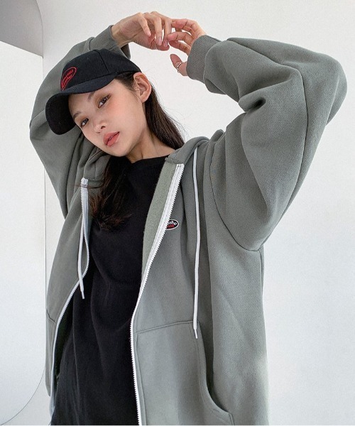 パーカー A'GEM/9 × .kom「muah muah/ムーアムーア」MUAH SIGNATURE WAPPEN HOOD ZIPUP/シグネチャ パーカー A'GEM/9 × .kom「muah muah/ムーアムーア」MUAH