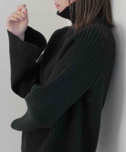 Reurie'（レウリィ） ニット セーター オーバーフレアスリーブ
