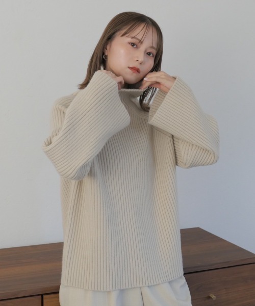Reurie'（レウリィ） ニット セーター オーバーフレアスリーブ