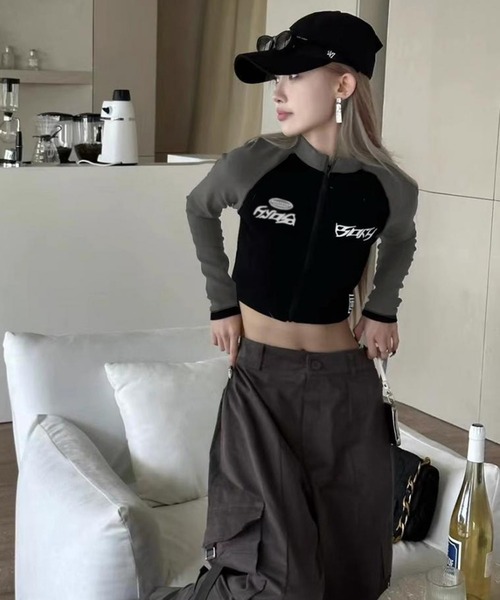 ALANUI 売れ筋商品|||アラヌイ Tシャツ トップス レディース Tops Black 楽天市場】【8/11まで5％OFFクーポン】ShopNikoNiko 春新作 ロゴ