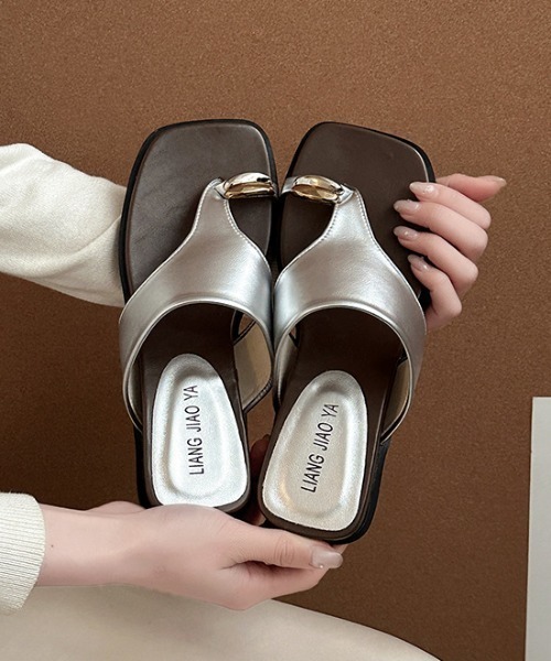 ジョゼムーン　PLUMP THONG SANDAL 39 完売　シルバー　美品 ジョゼムーン PLUMP THONG SANDAL 39 完売 シルバー 美品 - メルカリ