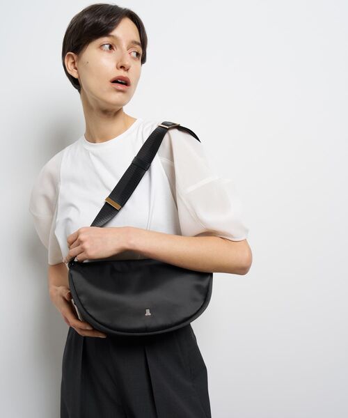 LANVIN en Bleu ショルダーバッグ バッグ ハーフムーンショルダー