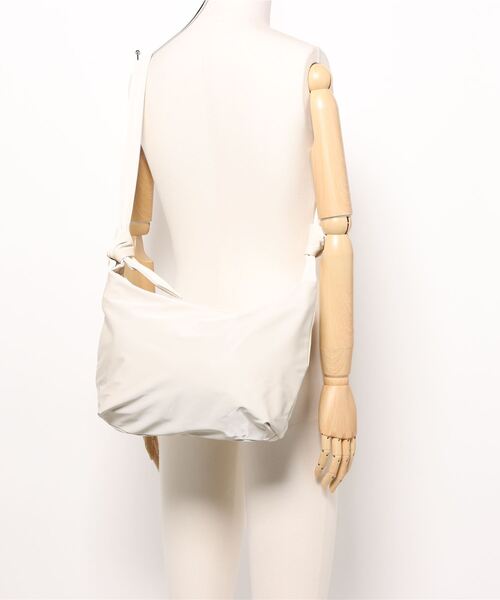 ACOC ショルダーバッグ バッグ GLOSSY HALFMOON CROSS BAG