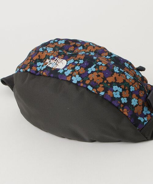 新品タグ付き・THENORTHFACE・ボディバッグ・花柄 THE NORTH FACE（ザ ノースフェイス） 花柄ショルダーバッグ - グレー