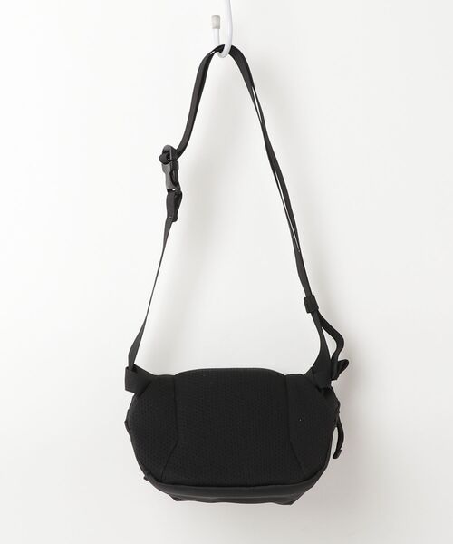 ARC'TERYX（アークテリクス） 刺繍ショルダーバッグ - ブラック