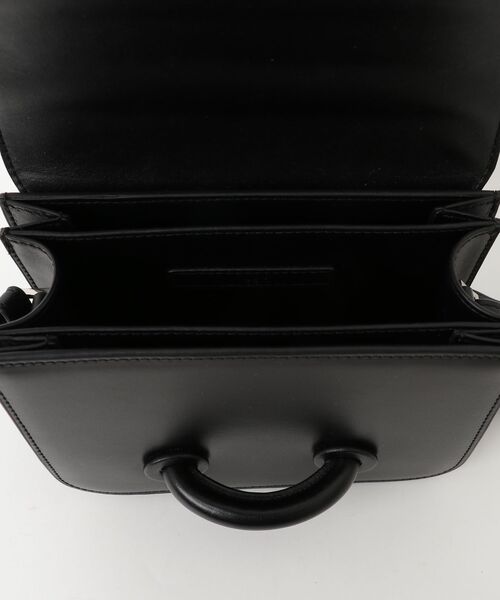 美品　VASIC ブラック ショルダーバッグ VASIC（ヴァジック） ショルダーバッグ - ブラック レディース